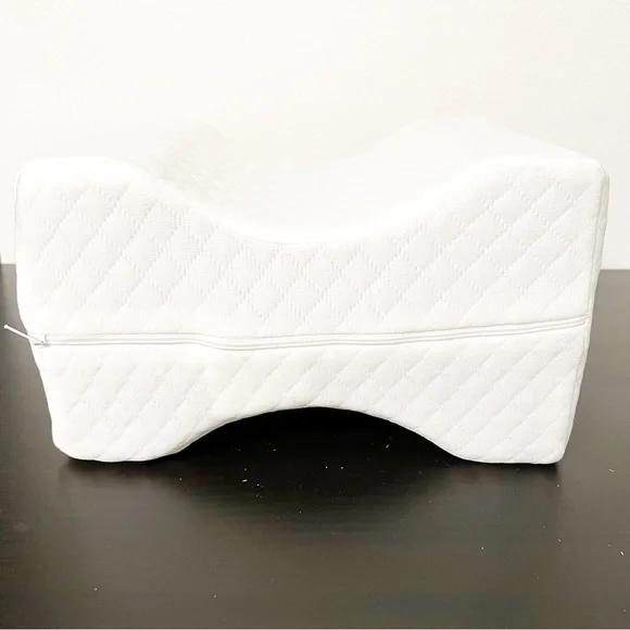 Luna Between-The-Knee Pillow for Side Sleepers - Picture 3 of 4